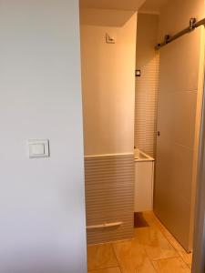 Maisons de vacances La maison de violette piscine et mer : photos des chambres