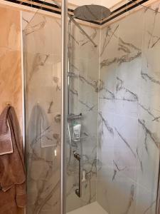 Maisons de vacances La maison de violette piscine et mer : photos des chambres