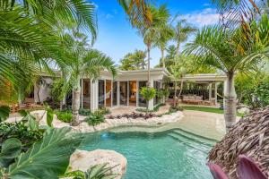Heated pool Lush Tropical Surrounding Castaway Key RESlDENCES