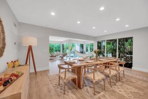 Heated pool Lush Tropical Surrounding Castaway Key RESlDENCES