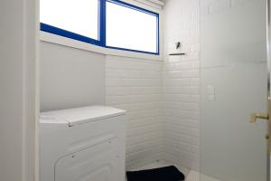 Charming Apartment with Terrace, Swimming pool and Sea views