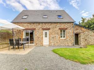 Welcoming Holiday Home in Brainville with Fenced Garden