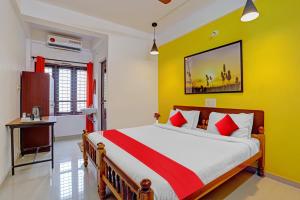 Hotel O Parppidam Residency Kazhakuttam Railway Station
