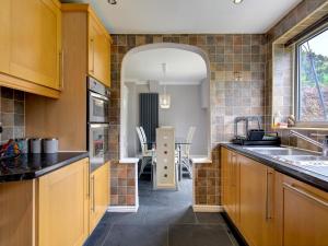 Spacious Heald Green Home with Free Parking - Pass the Keys