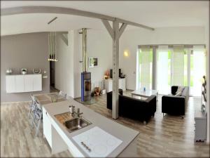 Family Escape with Garden