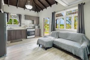 Serene Escape - Central & Modern