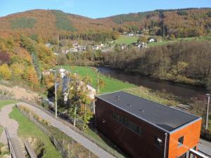 Riverside Retreat with Sauna
