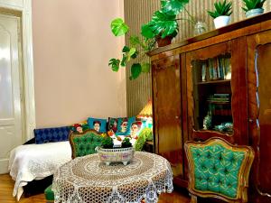 Hero sqare family flat