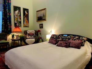 Hero sqare family flat