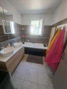 Villas VILLA piscine Eguilles a 10 mn d-Aix-en-Provence : photos des chambres