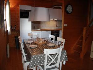 Maisons de vacances Holiday Home in Beaulieu with Private Pool : photos des chambres