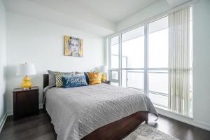 Modern 1 Bedroom Dunfield Ave Apartment