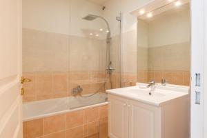 Maisons de vacances Beautiful and peaceful villa in a residence : photos des chambres