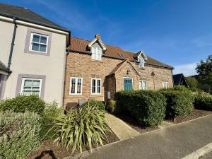 Sunset Cottage - Part of the The Bay Filey Holiday Village with pool, gym and direct beach access, pub, restaurant, tennis and meadows walks