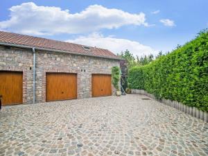 Charming Stay Near Forests