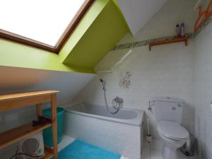 Waimes Forest-Edge Escape