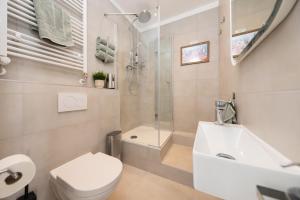 Great 1-room apartment with free underground parking