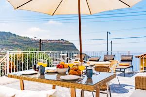 Great villa with covered swimming pool and sea view in Calheta Hasta La Vista