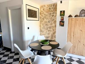 Moderno Estudio en resort Eurotennis frente al mar