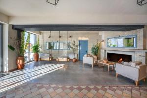 Raimond Residence - 202