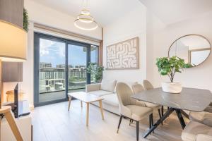 Urban Family Home minutes from Downtown