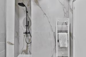 Urban Flat 98 - 4 Bedrooms Apartment center of Paris