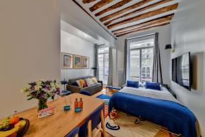 Urban Flat 98 - 4 Bedrooms Apartment center of Paris