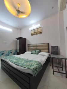 Mahadev P Guest House