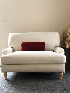 Affordable 5-bed family home overlooking the popular West Park