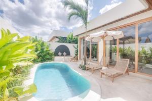 3BR Tropical Retreat with Pool