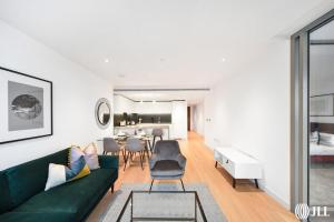 1-Bedrm Luxury Serviced Apartment in Canary Wharf