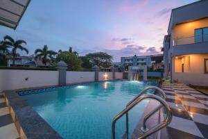 Courtyard Villa by Tropicana Stays