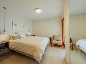 Luminoso piso con vistas privilegiadas.