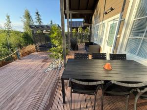 Villa Hile - 8 hengen mökki, rauhallinen sijainti Himoksen ytimessä