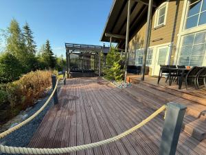 Villa Hile - 8 hengen mökki, rauhallinen sijainti Himoksen ytimessä