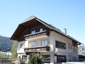 Apartment in Sankt Michael near Ski Slopes