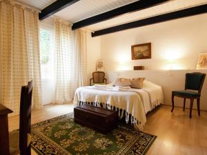 Maisons de vacances Elegant Mansion in Bourgnac : photos des chambres