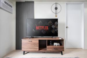 Furnished 1-Bedroom in Avida Towers Riala, Cebu IT Park with Fast WiFi, Netflix, Pool and More