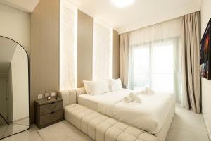 Restay Homes at Damac Maison Mall - Full Burj View fromrooms - 1 min to Dubai Mall