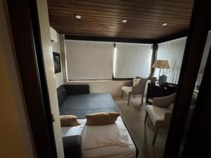 Lujoso Ap con piscina frente al mar