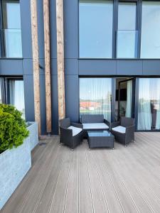 Pratum Pink&Blue Mikołajki - Apartament 2 Glamour z widokiem na jezioro