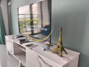 Kuching Homestay 8th Floor Mountain View