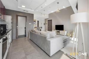 Cayan Escape Lavish 1BR with Sea View