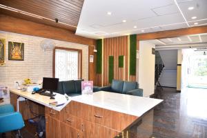 VRB Hotel and Restaurant