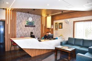 VRB Hotel and Restaurant