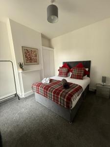 Stylish 4 Bed for long and short term stays