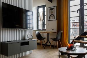 Golden Apartments Wroclaw - Stylish Loft Apartment - Great Location &Jana Pawła33