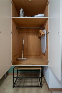 CraftFlat Komagome 601, a compact studio at excellent location