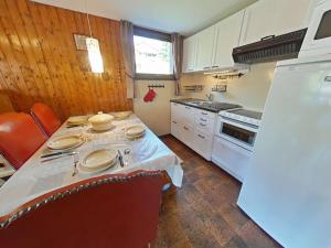 Appartements Charmant Appt 2 pieces + mezzanine, proche pistes, casier a ski, parking, cheminee, animaux ok - FR-1-241-167 : photos des chambres