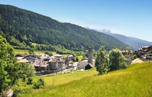 2 Bedroom Lovely Apartment In Ponte Di Legno